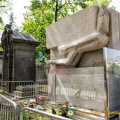Oscar Wilde's tomb encased in glass to prevent graffiti